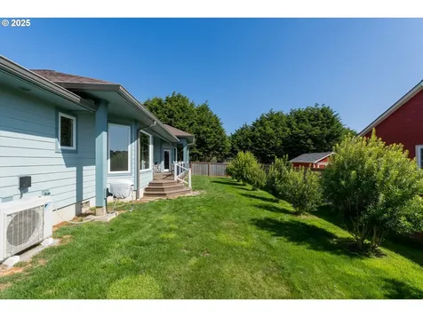 557 Shearwater Circle Bandon OR 97411