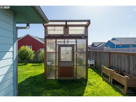 557 Shearwater Circle Bandon OR 97411