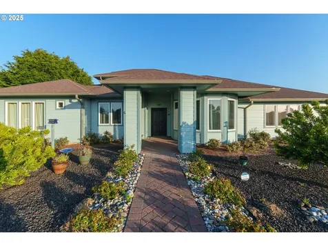 557 Shearwater Circle Bandon OR 97411