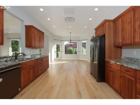 557 Shearwater Circle Bandon OR 97411