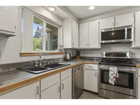 114 Hayden Bridge Way Springfield OR 97477