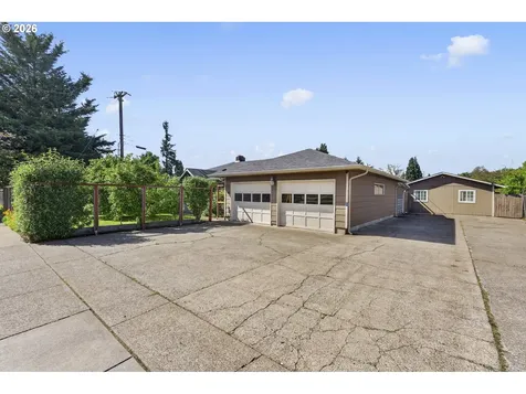 114 Hayden Bridge Way Springfield OR 97477