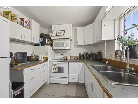 114 Hayden Bridge Way Springfield OR 97477