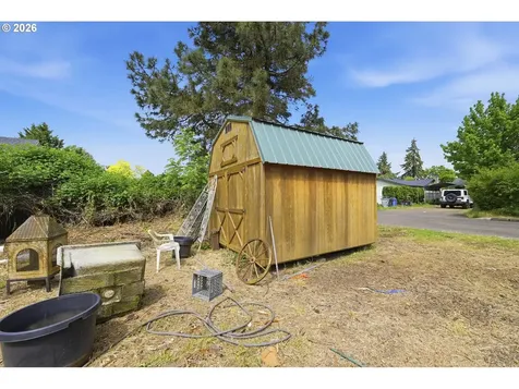 352 N Bertelsen Road Eugene OR 97402