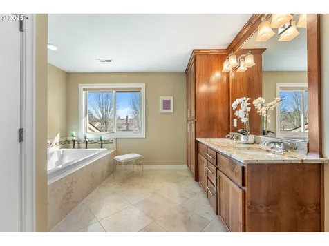 10350 SW Greenleaf Terrace Portland OR 97224