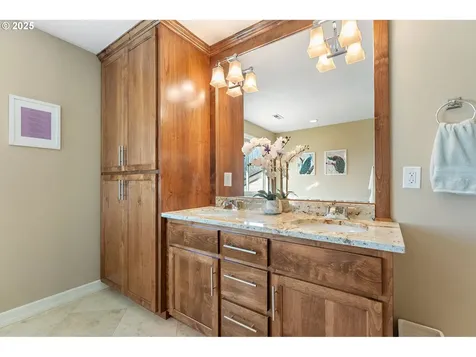 10350 SW Greenleaf Terrace Portland OR 97224