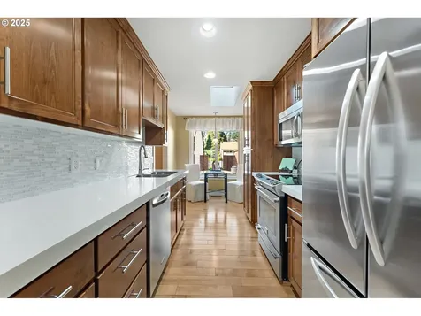 10350 SW Greenleaf Terrace Portland OR 97224