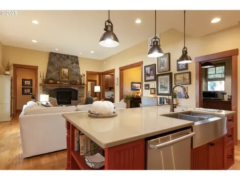 1241 Fruit Valley Lane White Salmon WA 98672