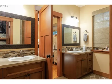 1241 Fruit Valley Lane White Salmon WA 98672