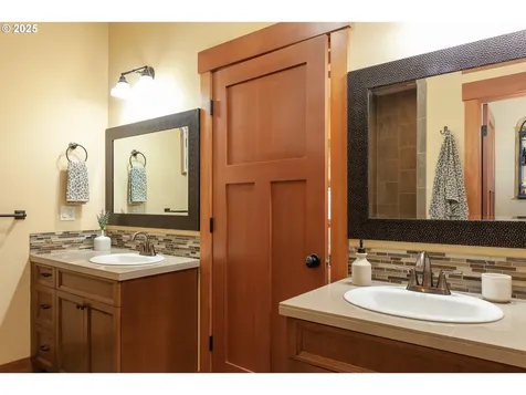 1241 Fruit Valley Lane White Salmon WA 98672