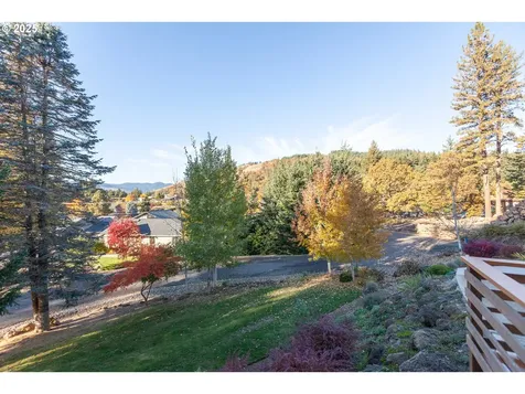 1241 Fruit Valley Lane White Salmon WA 98672