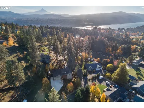 1241 Fruit Valley Lane White Salmon WA 98672