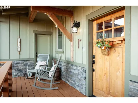 1241 Fruit Valley Lane White Salmon WA 98672