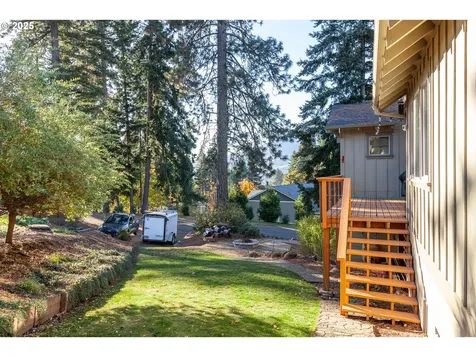 1241 Fruit Valley Lane White Salmon WA 98672