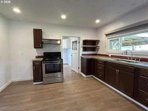 1764 Old Town Loop Road Oakland OR 97462