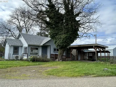 1764 Old Town Loop Road Oakland OR 97462