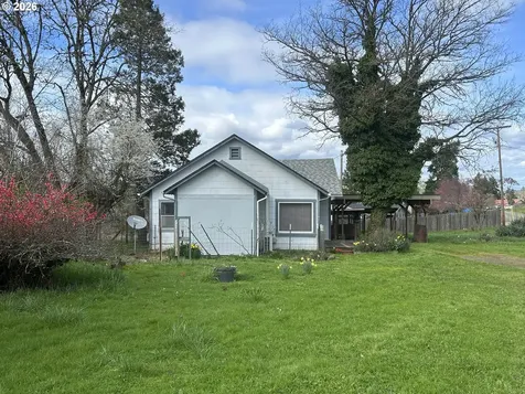 1764 Old Town Loop Road Oakland OR 97462