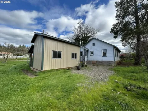 1764 Old Town Loop Road Oakland OR 97462