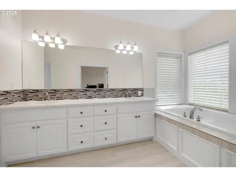 10520 SE Isaac Drive Happy Valley OR 97086