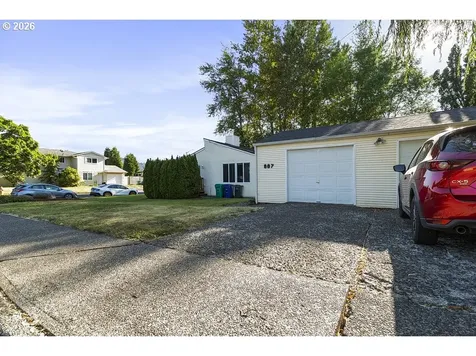 877 SE Francis Avenue Gresham OR 97080