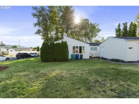 877 SE Francis Avenue Gresham OR 97080
