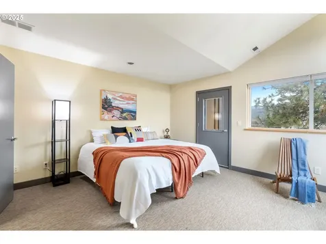 22 Mosier Creek Place Mosier OR 97040
