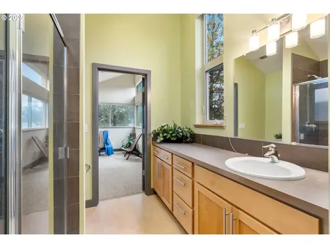 22 Mosier Creek Place Mosier OR 97040