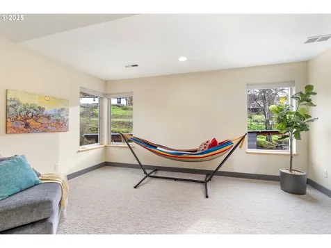 22 Mosier Creek Place Mosier OR 97040