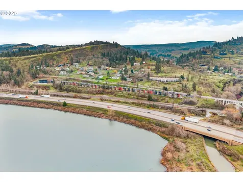 22 Mosier Creek Place Mosier OR 97040