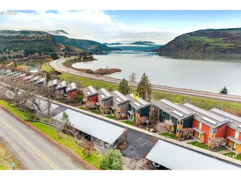 22 Mosier Creek Place Mosier OR 97040