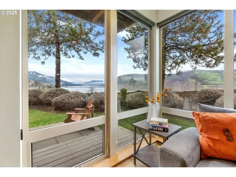 22 Mosier Creek Place Mosier OR 97040
