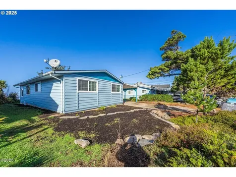 4601 SW Coast Avenue Lincoln City OR 97367