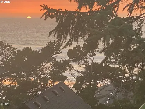 4601 SW Coast Avenue Lincoln City OR 97367