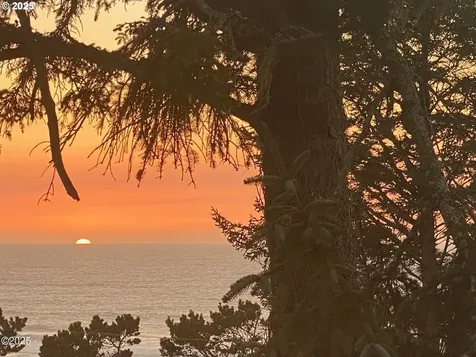 4601 SW Coast Avenue Lincoln City OR 97367