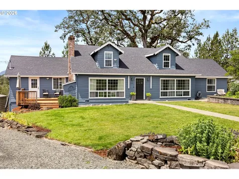 905 NE Third Street Oakland OR 97462