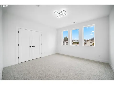 10707 SE 13th Circle Vancouver WA 98664