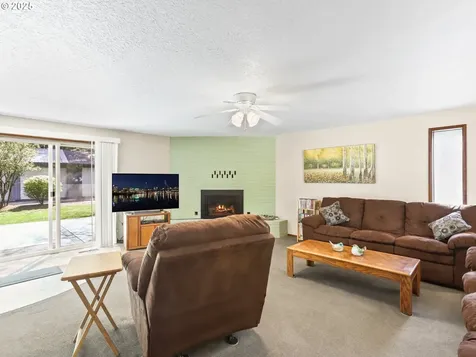 24434 S Hayfield Road Beavercreek OR 97004