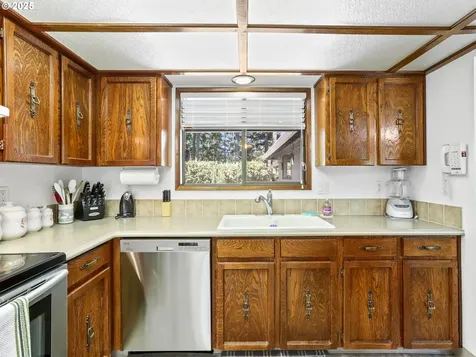 24434 S Hayfield Road Beavercreek OR 97004