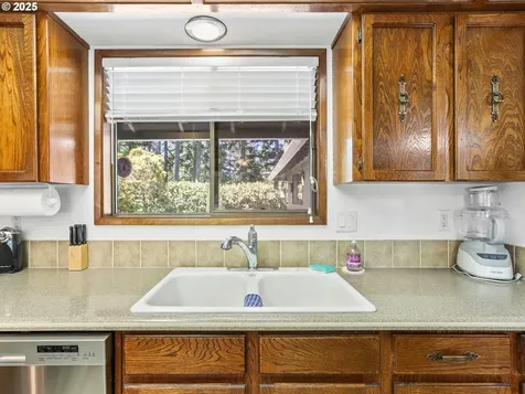 24434 S Hayfield Road Beavercreek OR 97004