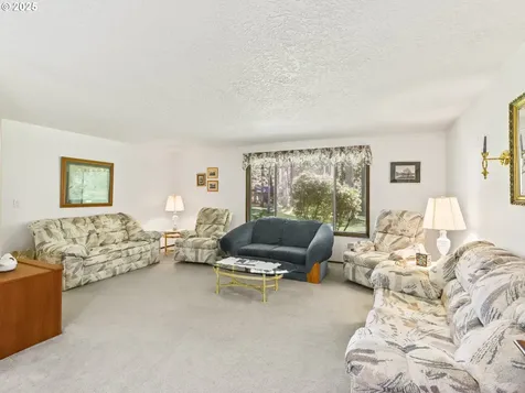 24434 S Hayfield Road Beavercreek OR 97004