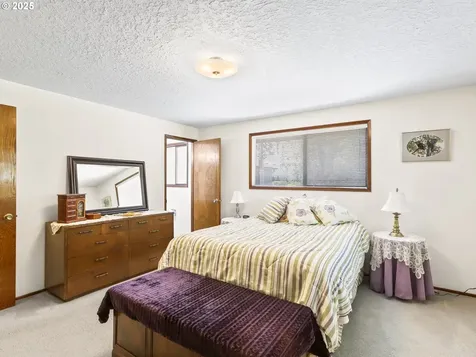 24434 S Hayfield Road Beavercreek OR 97004