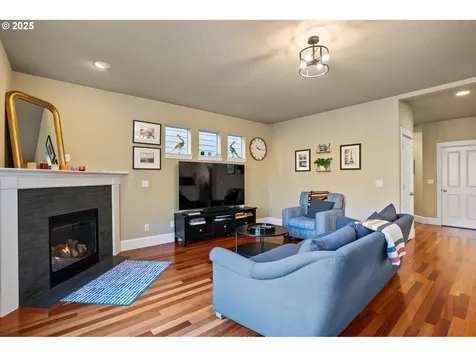 5689 NW Lark Meadow Terrace Portland OR 97229