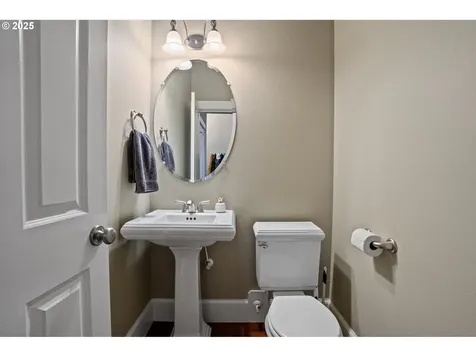 5689 NW Lark Meadow Terrace Portland OR 97229