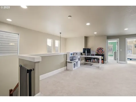 5689 NW Lark Meadow Terrace Portland OR 97229