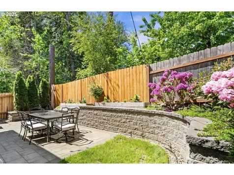 5689 NW Lark Meadow Terrace Portland OR 97229