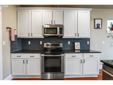 5689 NW Lark Meadow Terrace Portland OR 97229