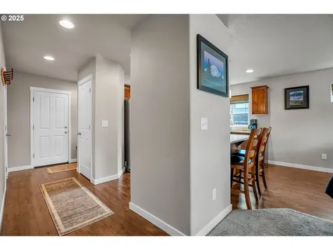 6203 NE 70th Court Vancouver WA 98661