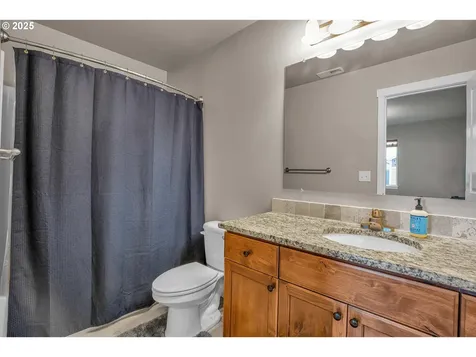 6203 NE 70th Court Vancouver WA 98661