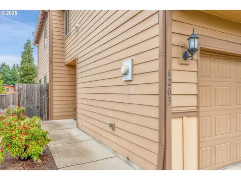 6203 NE 70th Court Vancouver WA 98661
