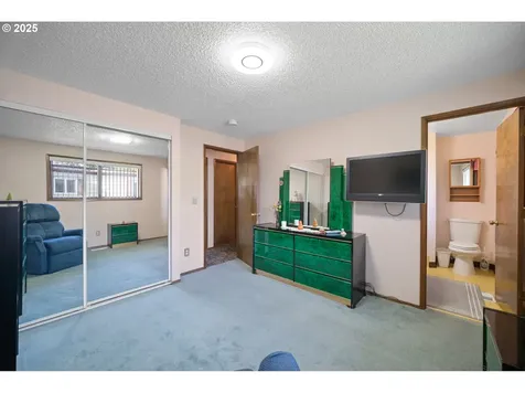 15651 SE Clinton Court Portland OR 97236